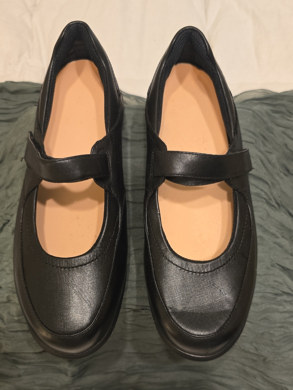 Aravon Comfort Mary Jane Women’s Flats in Black